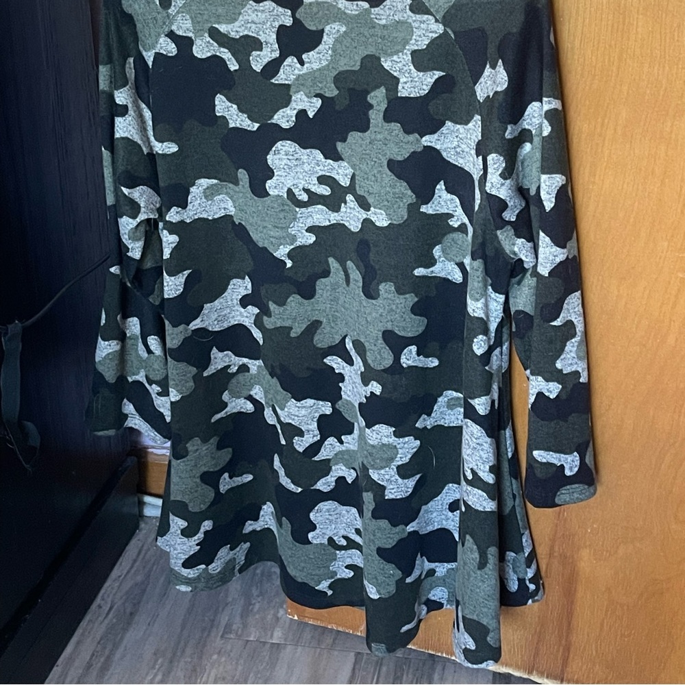 Flared - back, green,grey print top- Size M